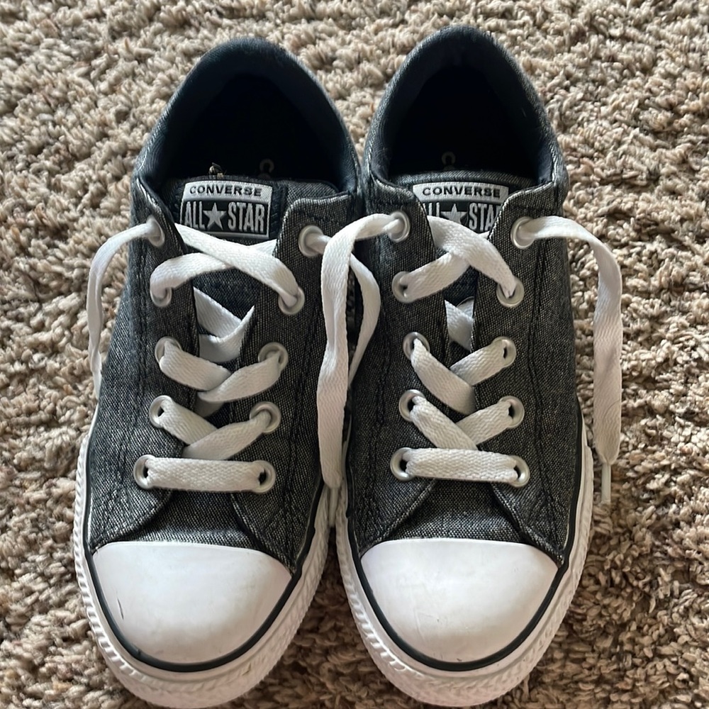 Kids' Chuck Taylor All Star Street Mid Sneaker Little Kid